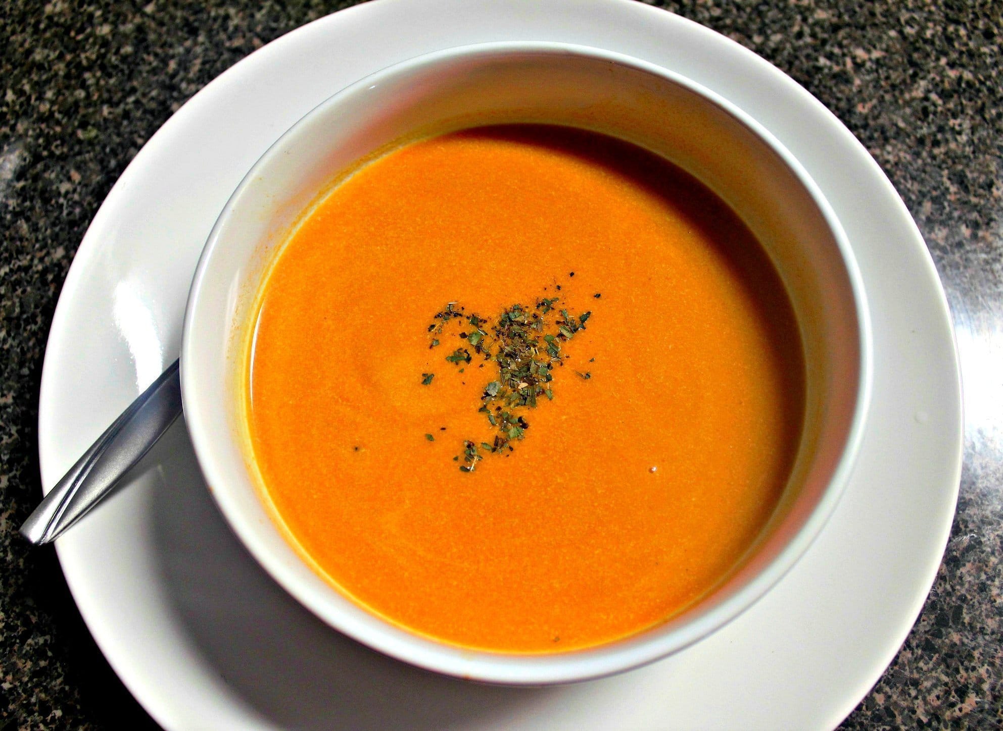 Creamy & Smooth Tomato Soup - Sweet Tea & thyme