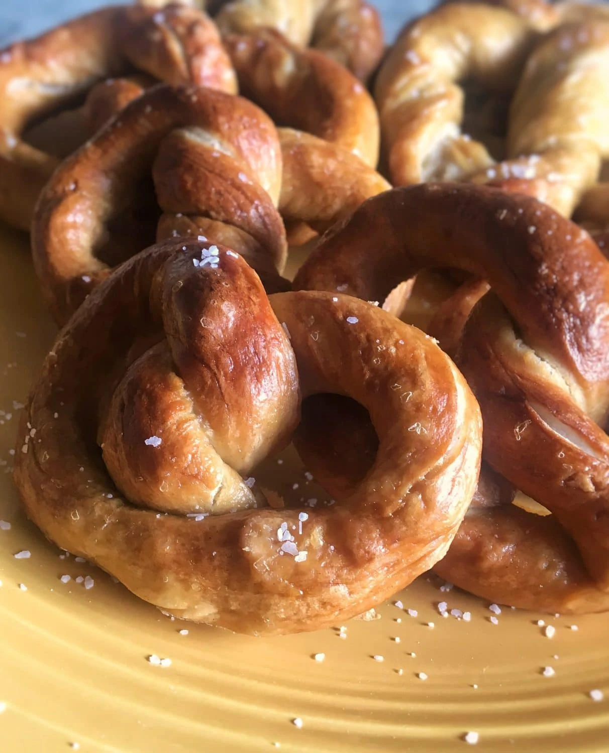 This soft pretzel recipe may even be better than that mall kiosk. Soft, chewy, easy, homemade pretzels in 45 minutes, start to finish.